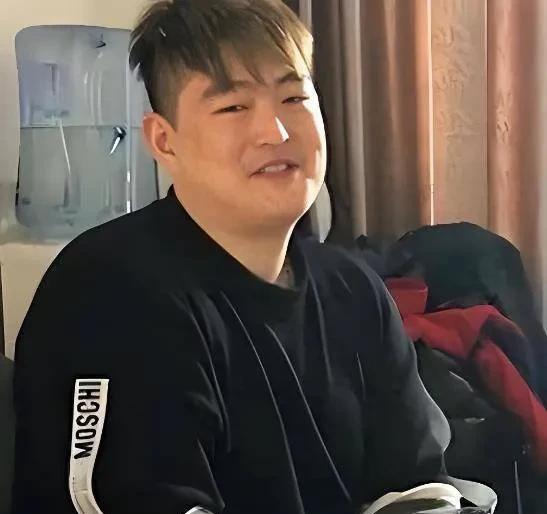 形清瘦的女
